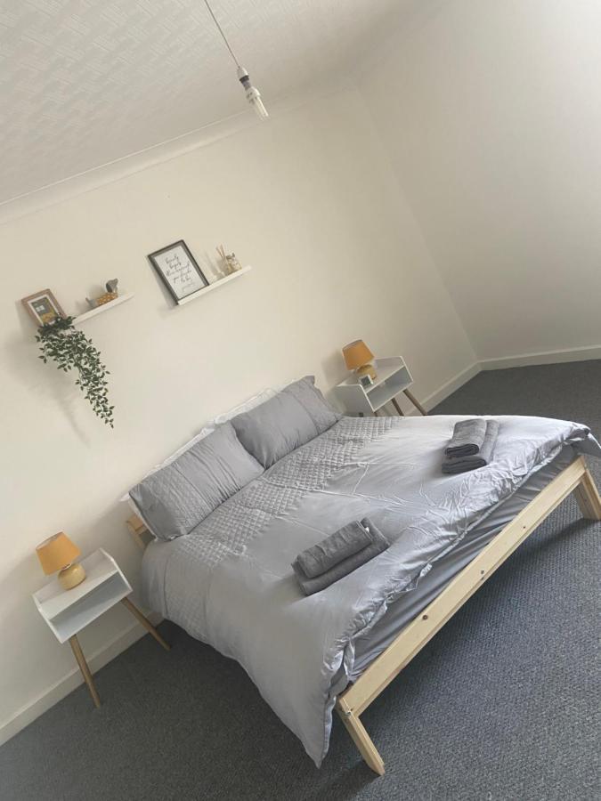 Cheerful 2 Bedroom House Hindley Kültér fotó