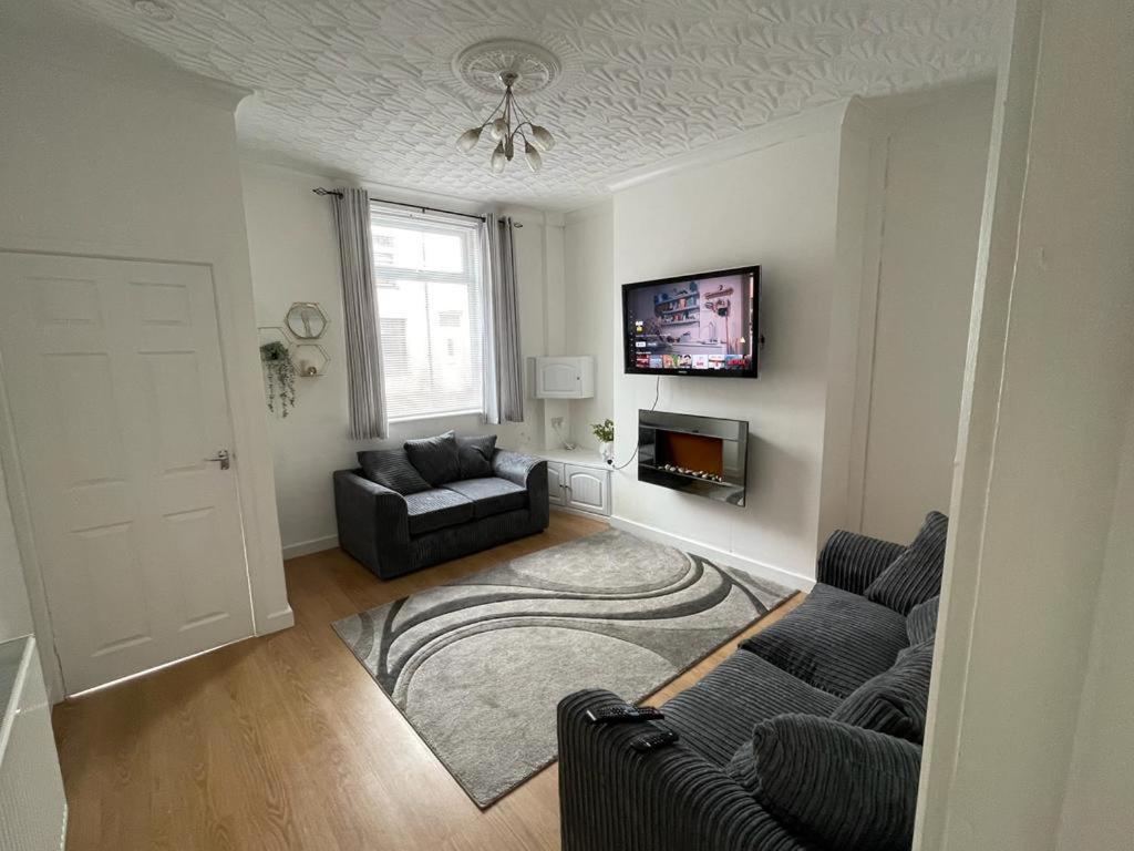 Cheerful 2 Bedroom House Hindley Kültér fotó